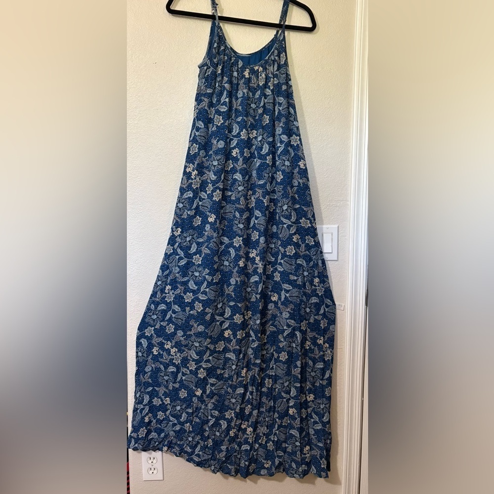 Roan + Ryan Willa Chic Blue Floral Maxi Dress w/ Adj. Straps, Liner and Pockets. - Picture 5 of 14